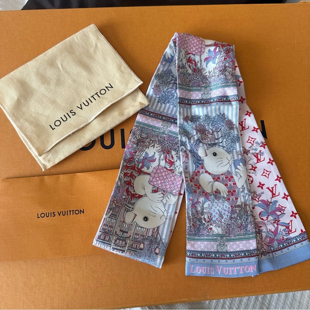 LV Pink Mouse Bandeau - Picture 8 of 14
